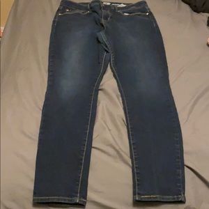 Comfy dark jeans ✨💙